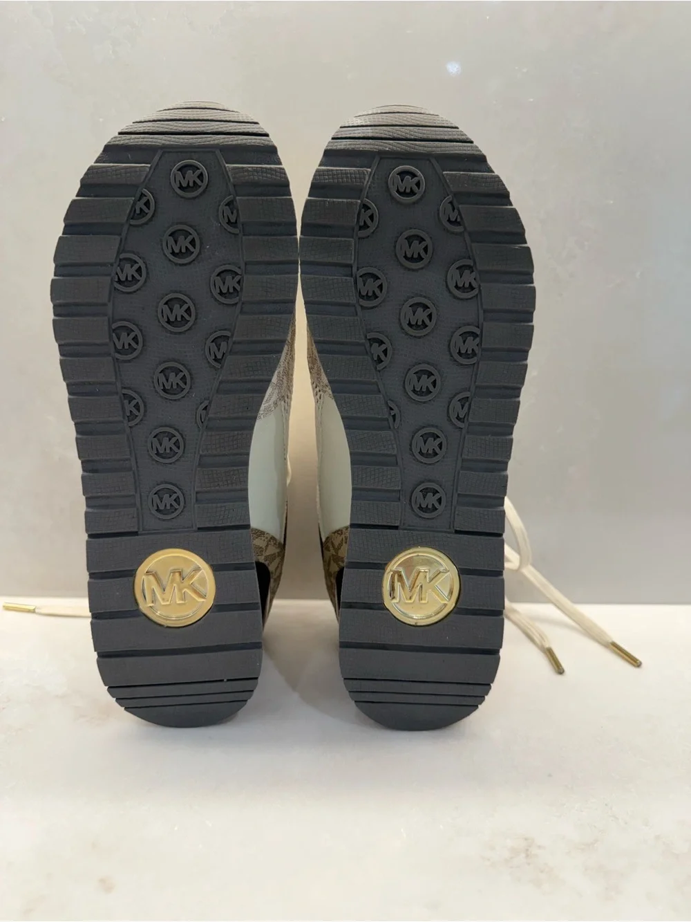 Michael Kors Women’s Wilma Trainer Sneakers Shoes Logo-Print Platform Size 7